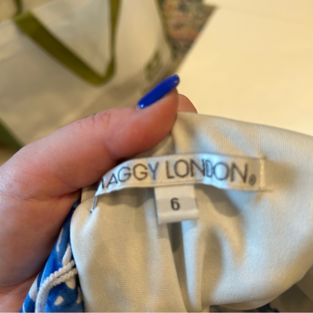 Maggy London blue white abstract print ruched front midi dress - Picture 8 of 9